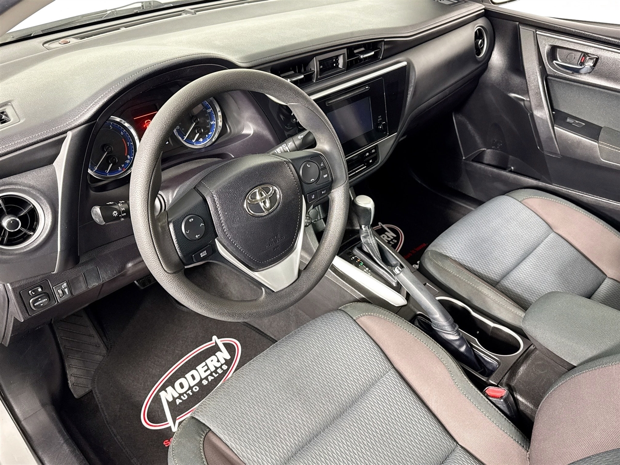 Toyota Corolla XLE CVT (Natl) 2019