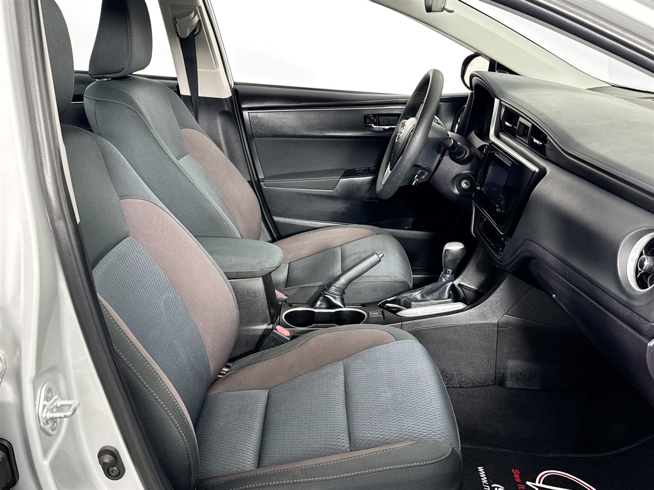 Toyota Corolla XLE CVT (Natl) 2019