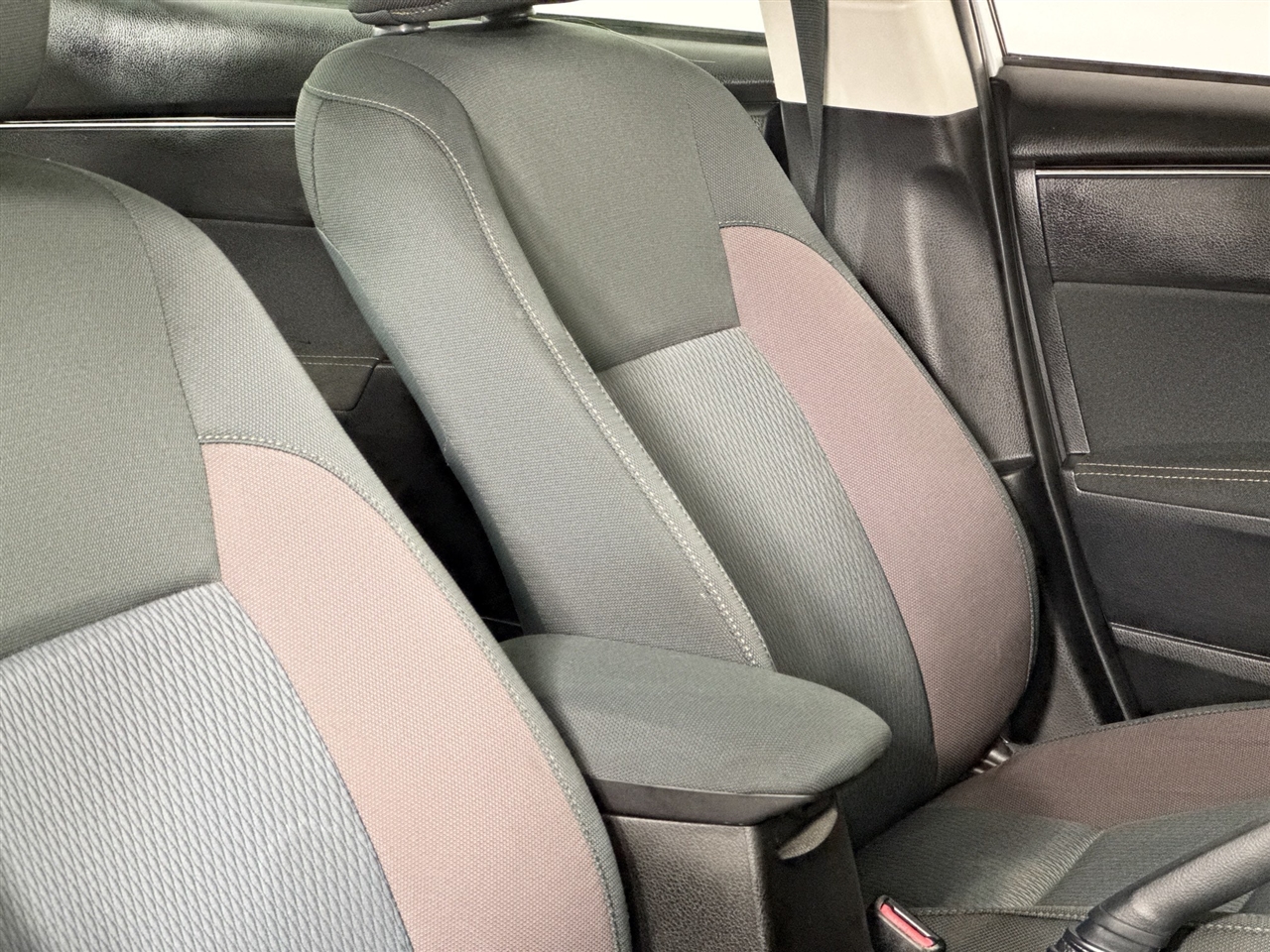 Toyota Corolla XLE CVT (Natl) 2019