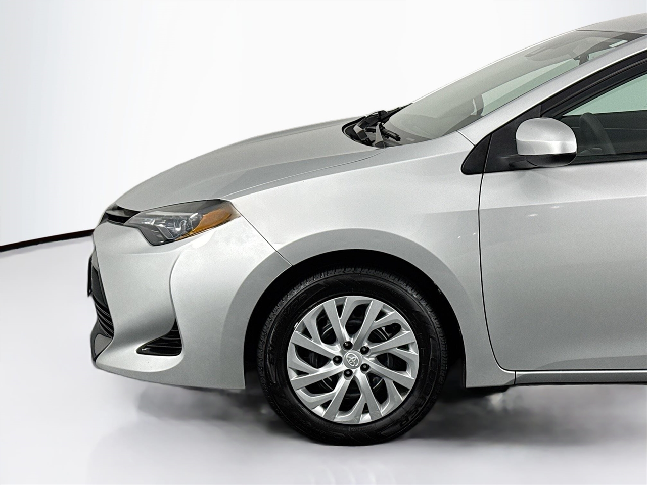 Toyota Corolla XLE CVT (Natl) 2019