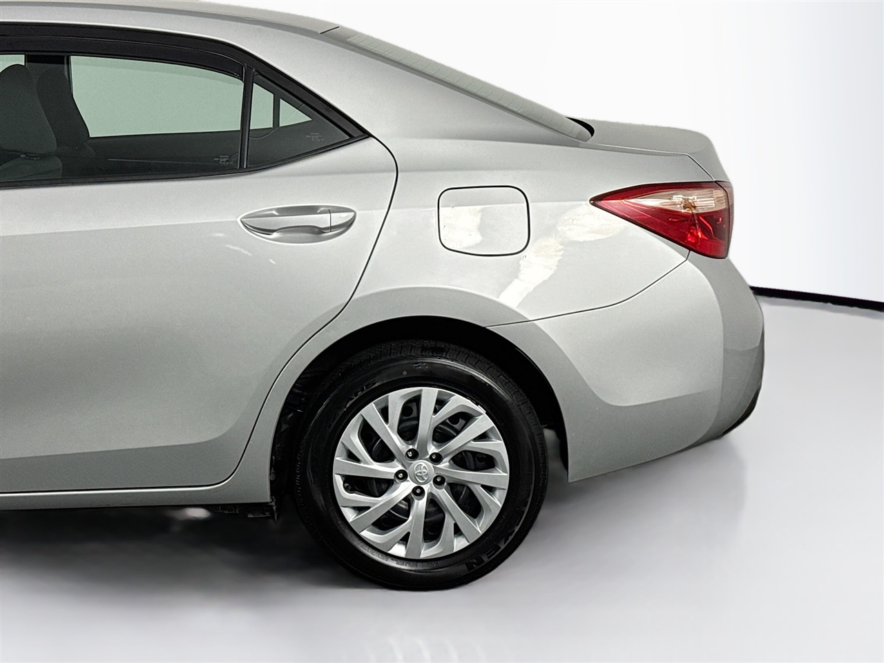Toyota Corolla XLE CVT (Natl) 2019