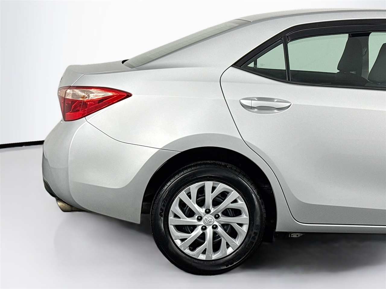 Toyota Corolla XLE CVT (Natl) 2019
