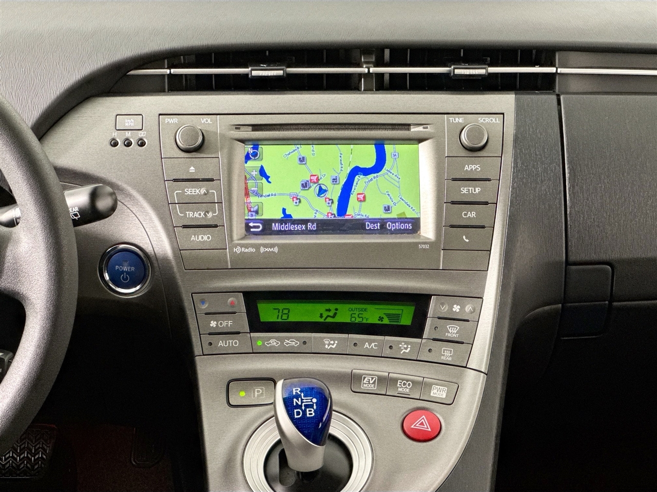 Toyota Prius 5dr HB Persona Series Special Edition (Natl) 2015