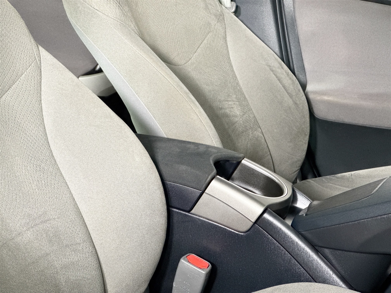 Toyota Prius 5dr HB Persona Series Special Edition (Natl) 2015