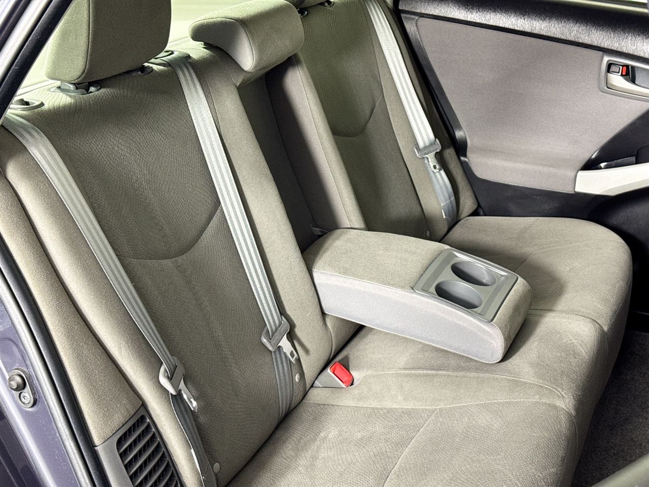 Toyota Prius 5dr HB Persona Series Special Edition (Natl) 2015