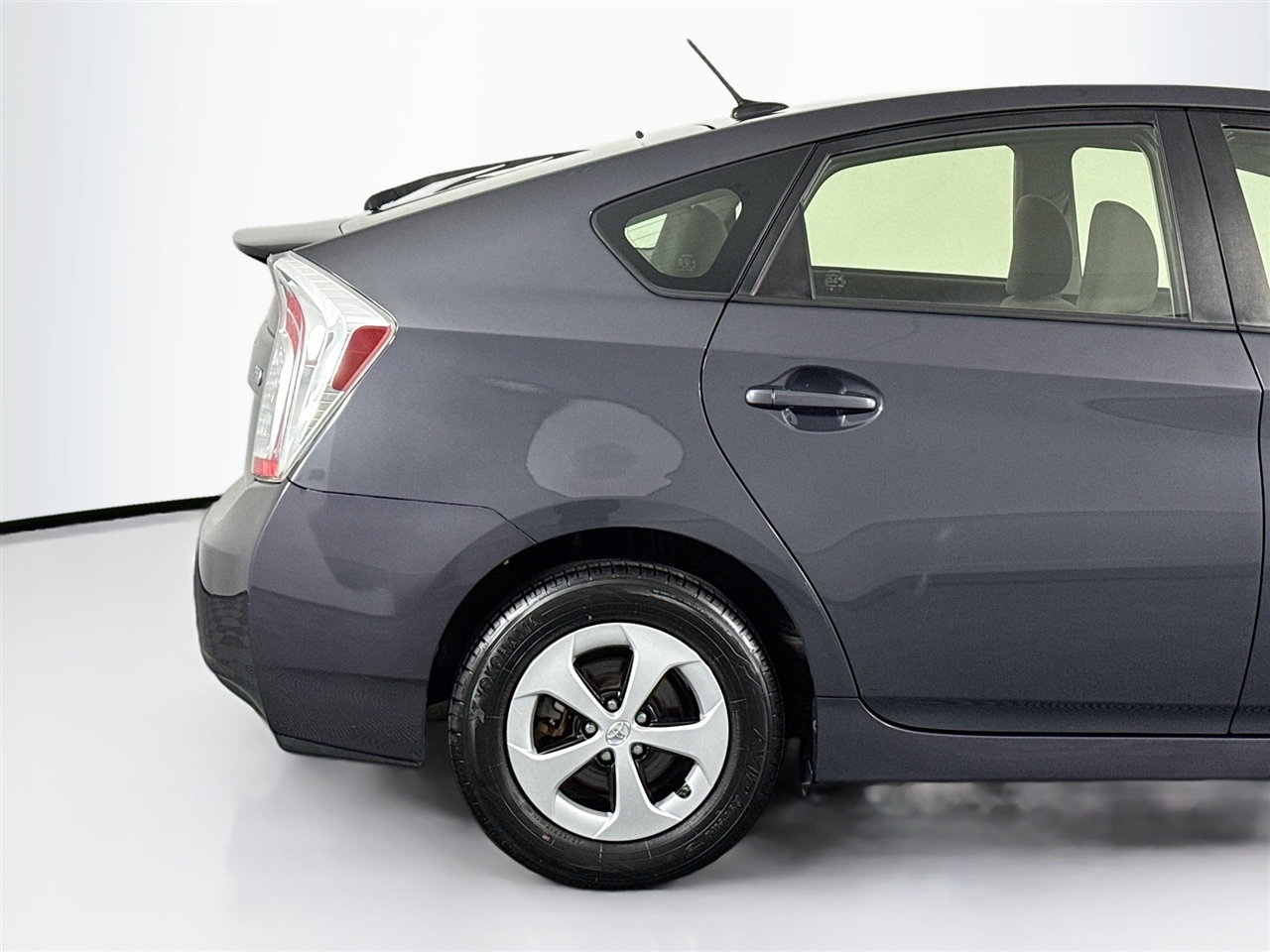 Toyota Prius 5dr HB Persona Series Special Edition (Natl) 2015