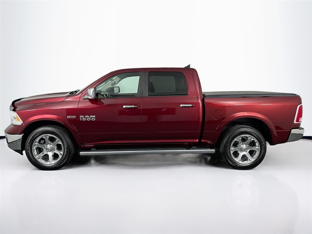 RAM 1500 Laramie 4x4 Crew Cab 5'7" Box 2017