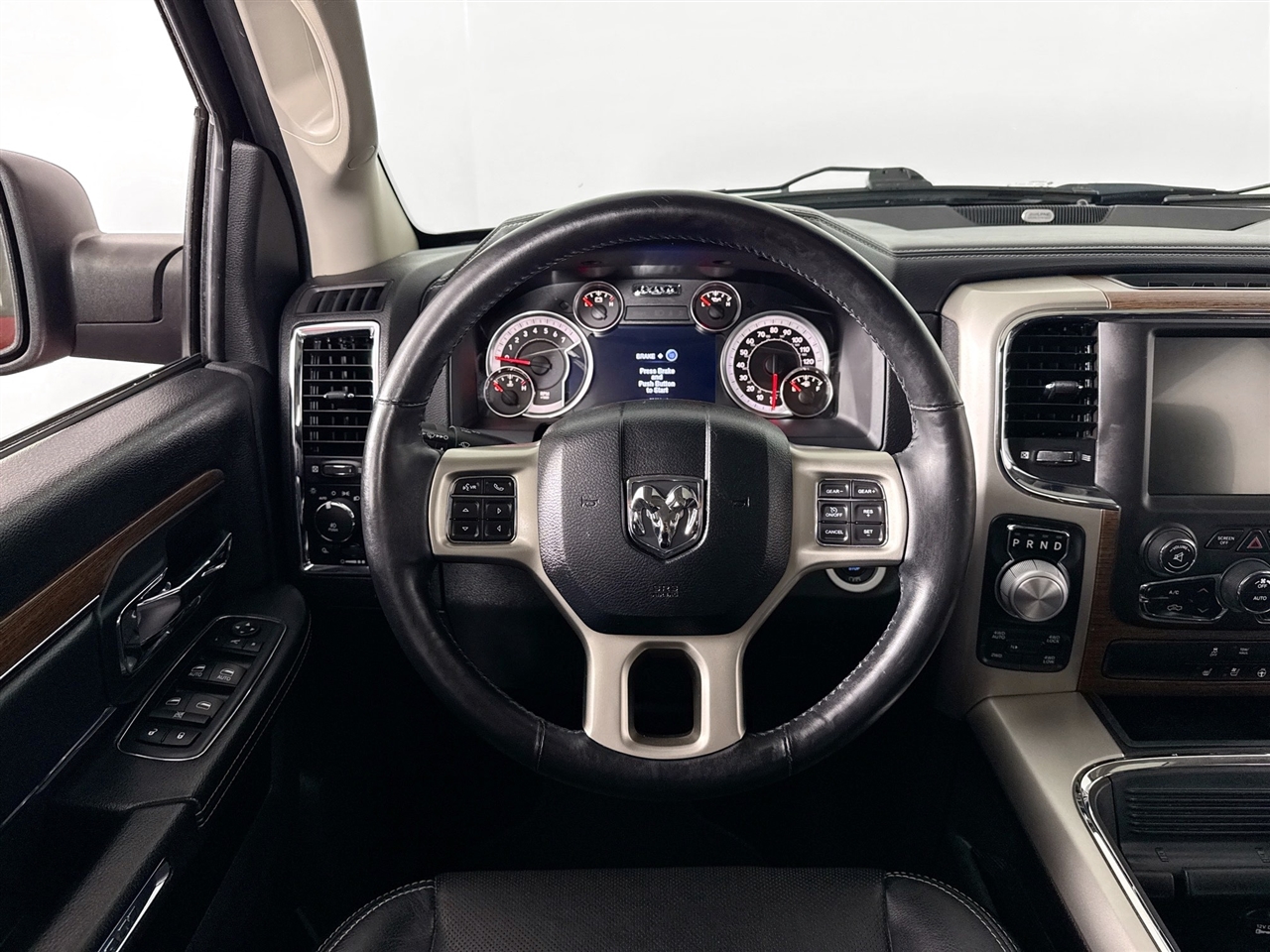 RAM 1500 Laramie 4x4 Crew Cab 5'7" Box 2017