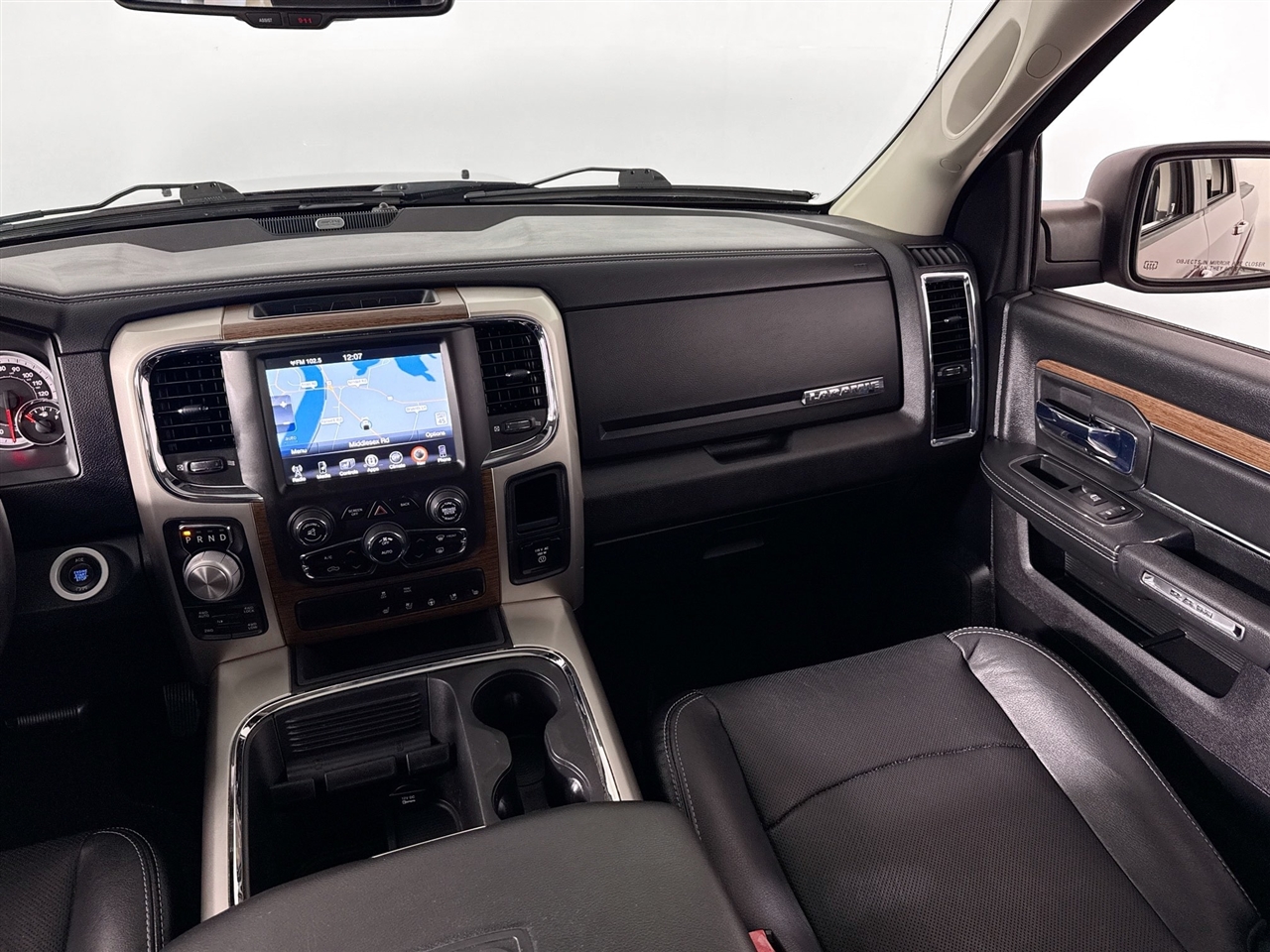 RAM 1500 Laramie 4x4 Crew Cab 5'7" Box 2017