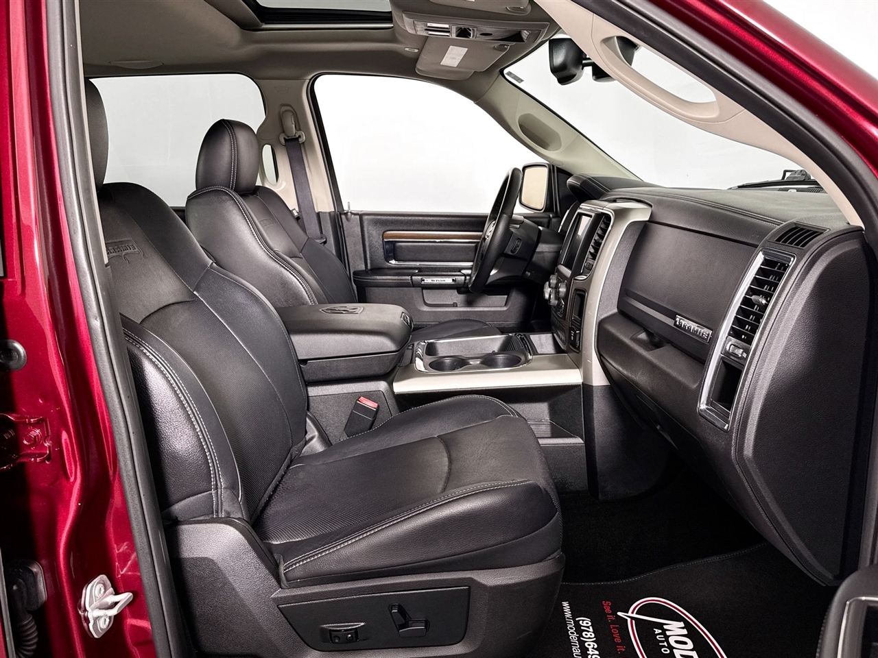 RAM 1500 Laramie 4x4 Crew Cab 5'7" Box 2017