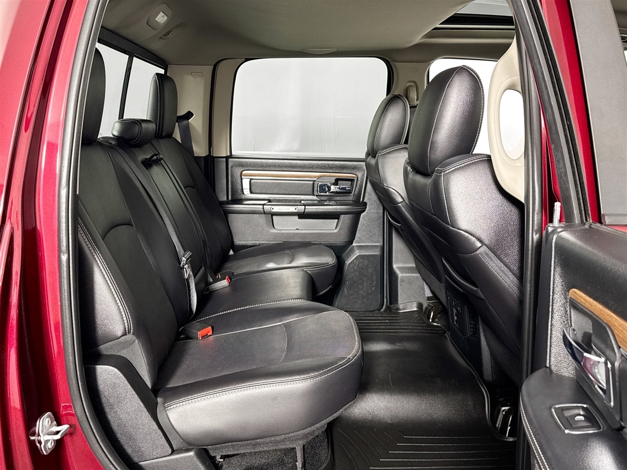 RAM 1500 Laramie 4x4 Crew Cab 5'7" Box 2017