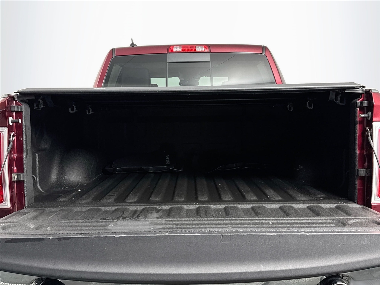 RAM 1500 Laramie 4x4 Crew Cab 5'7" Box 2017