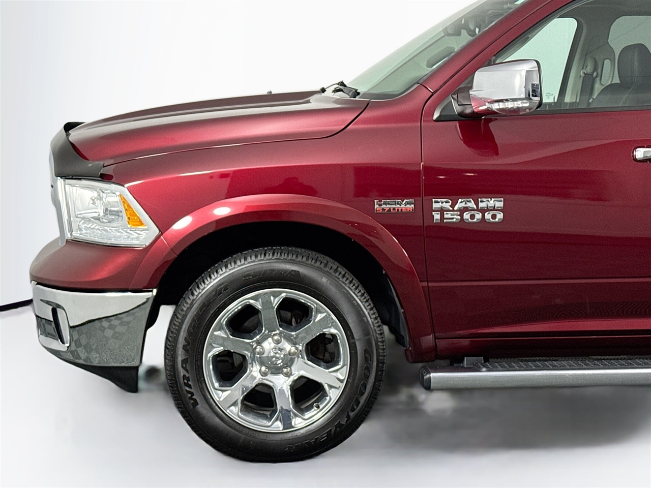 RAM 1500 Laramie 4x4 Crew Cab 5'7" Box 2017