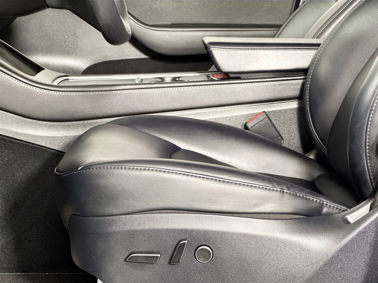 Tesla Model Y Long Range AWD 2023