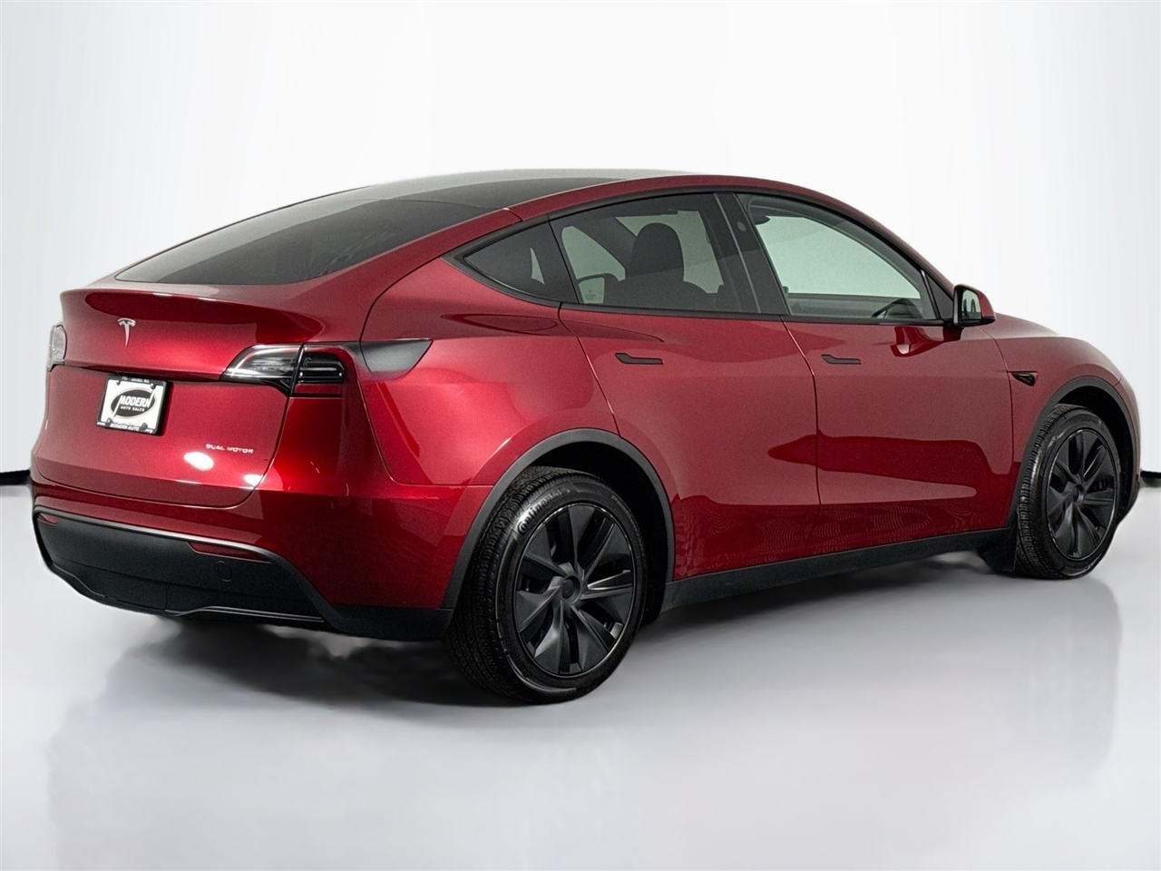 Tesla Model Y Long Range AWD *Ltd Avail* 2025