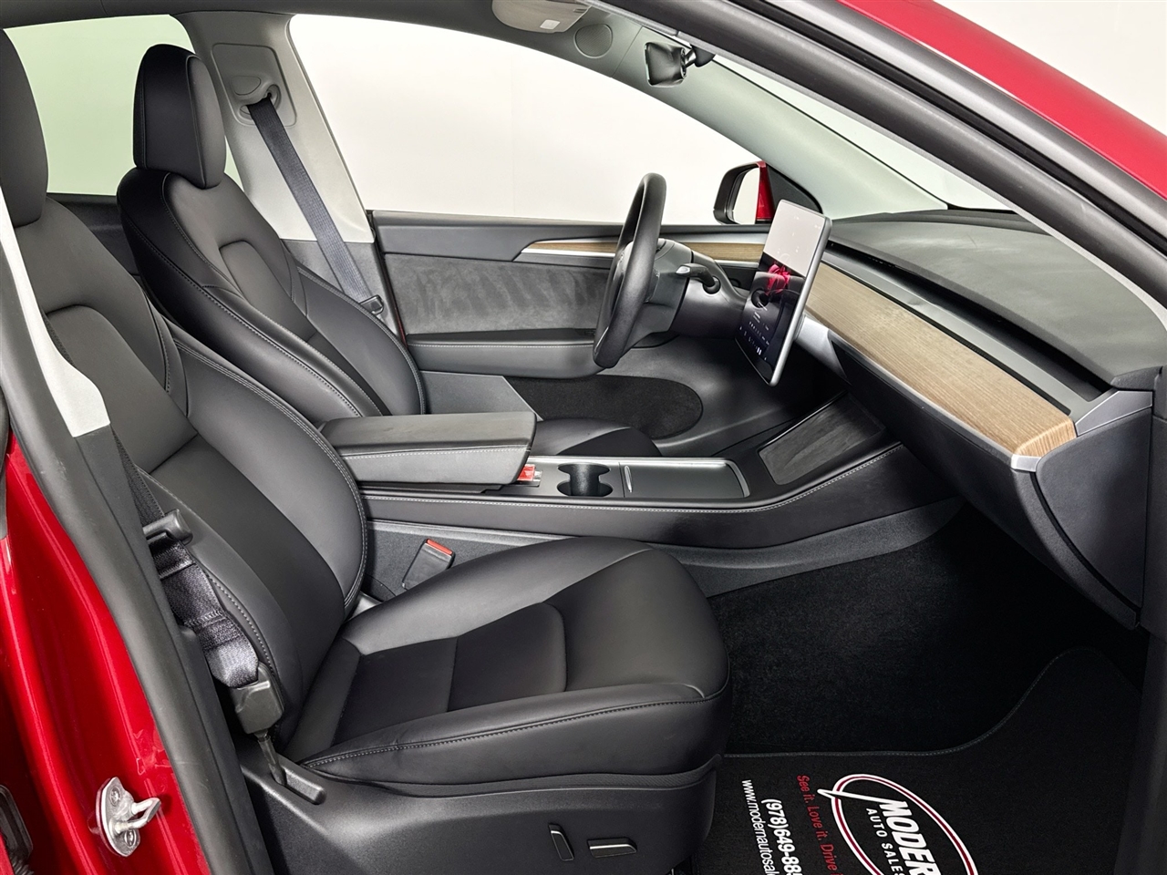 Tesla Model Y Long Range AWD *Ltd Avail* 2025