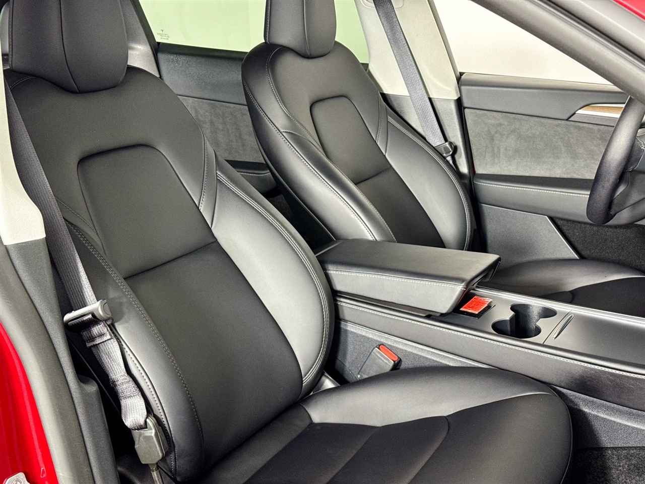 Tesla Model Y Long Range AWD *Ltd Avail* 2025