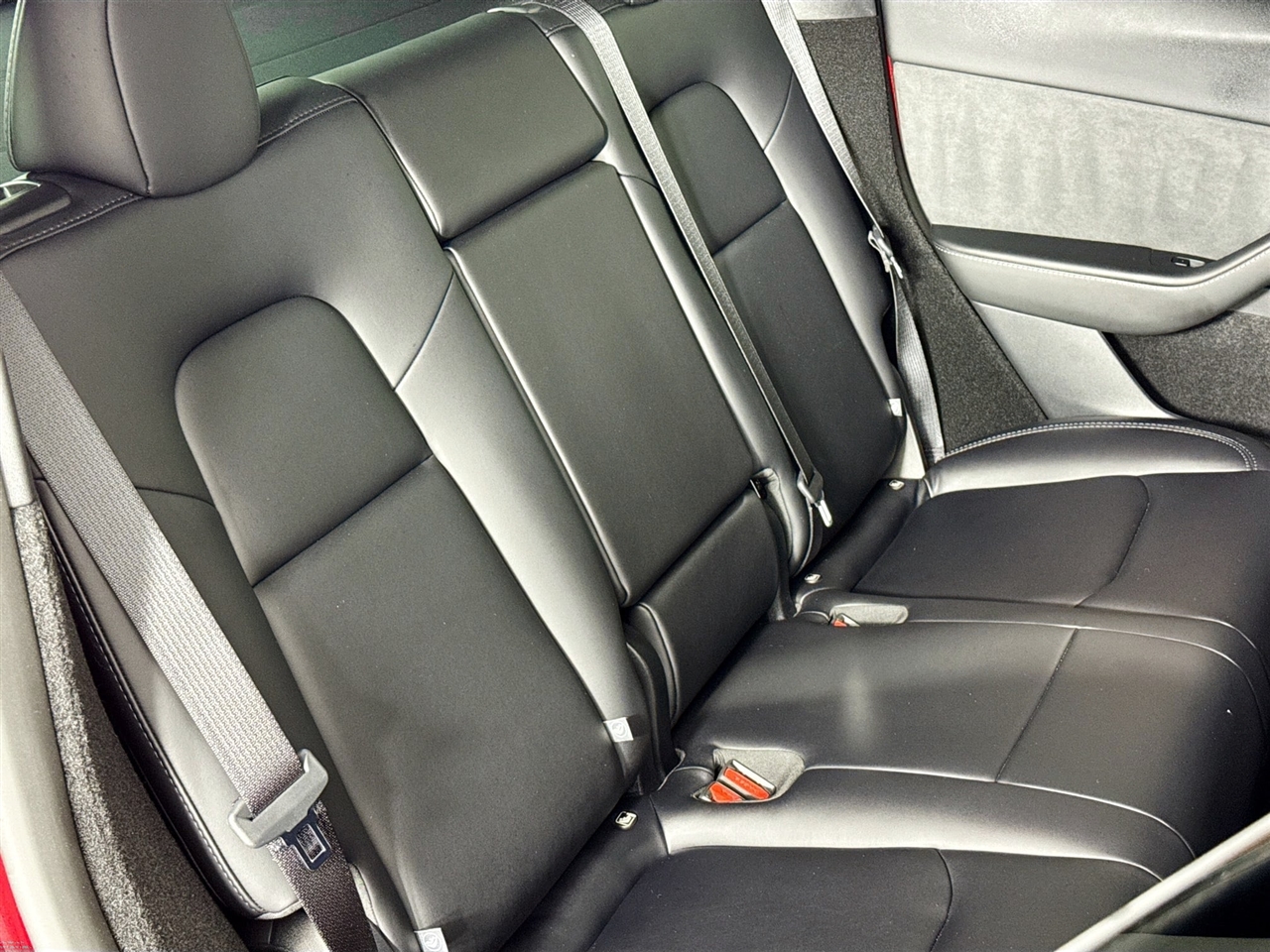 Tesla Model Y Long Range AWD *Ltd Avail* 2025