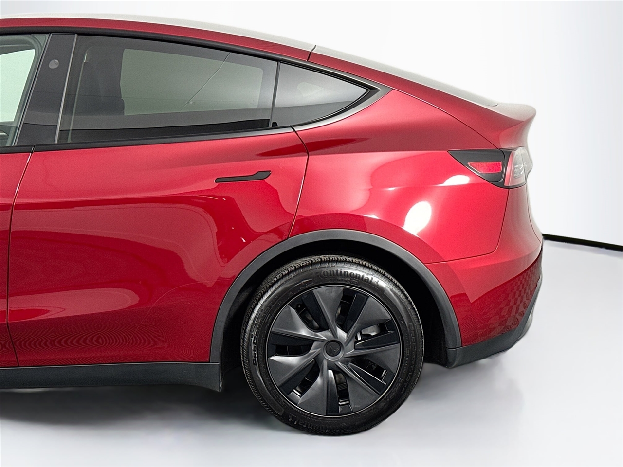 Tesla Model Y Long Range AWD *Ltd Avail* 2025