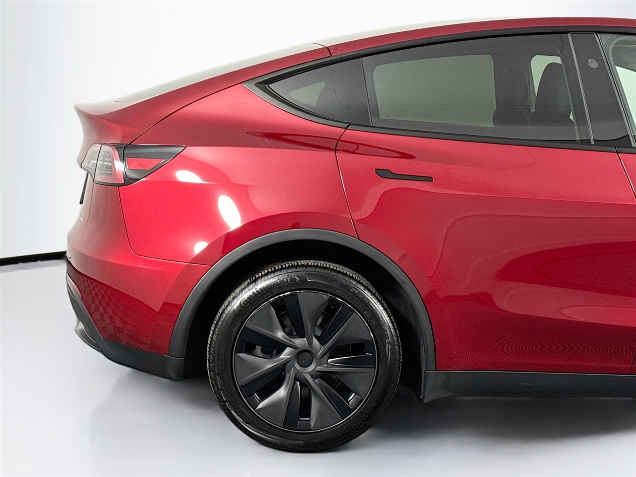 Tesla Model Y Long Range AWD *Ltd Avail* 2025