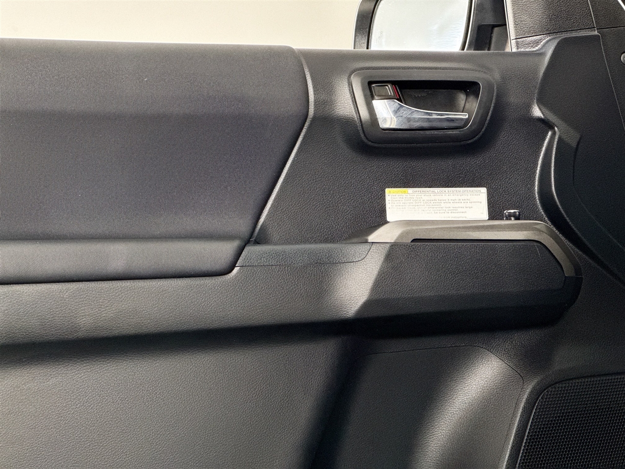 Toyota Tacoma TRD Off Road Double Cab 5' Bed V6 4x4 MT (Natl) 2018