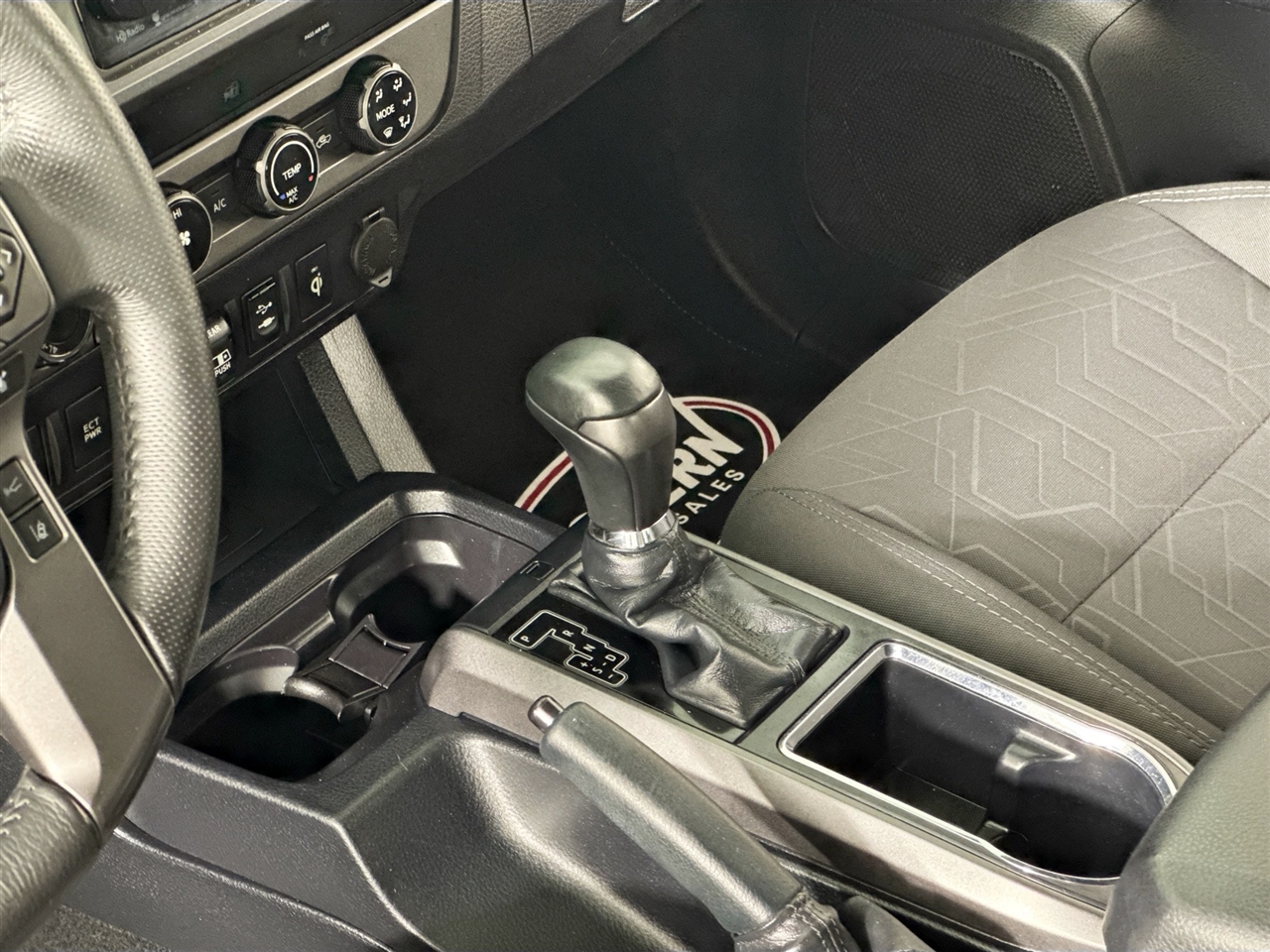 Toyota Tacoma TRD Off Road Double Cab 5' Bed V6 4x4 MT (Natl) 2018