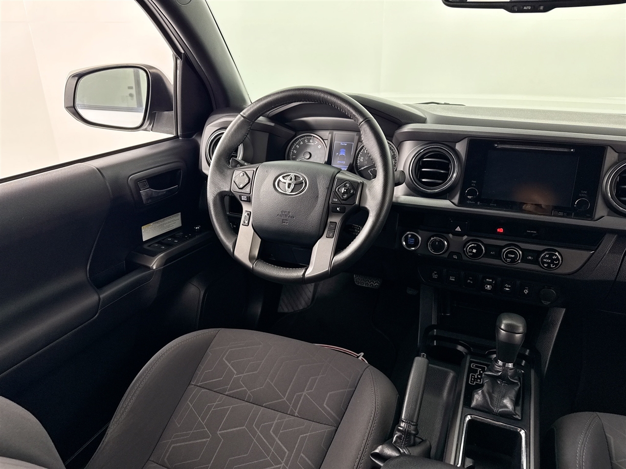 Toyota Tacoma TRD Off Road Double Cab 5' Bed V6 4x4 MT (Natl) 2018