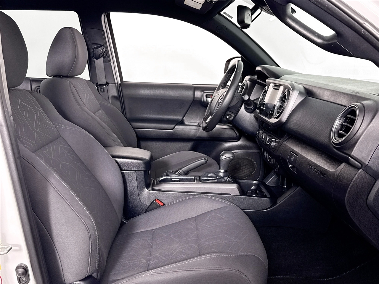 Toyota Tacoma TRD Off Road Double Cab 5' Bed V6 4x4 MT (Natl) 2018