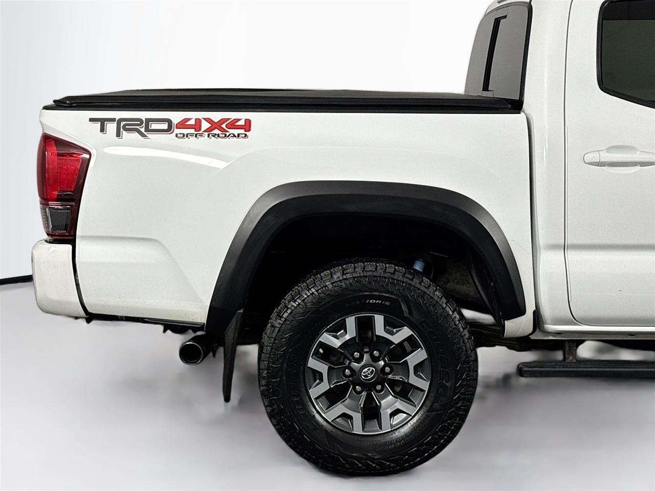 Toyota Tacoma TRD Off Road Double Cab 5' Bed V6 4x4 MT (Natl) 2018