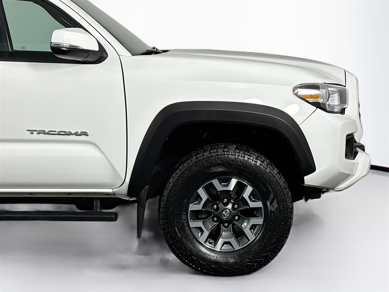 Toyota Tacoma TRD Off Road Double Cab 5' Bed V6 4x4 MT (Natl) 2018