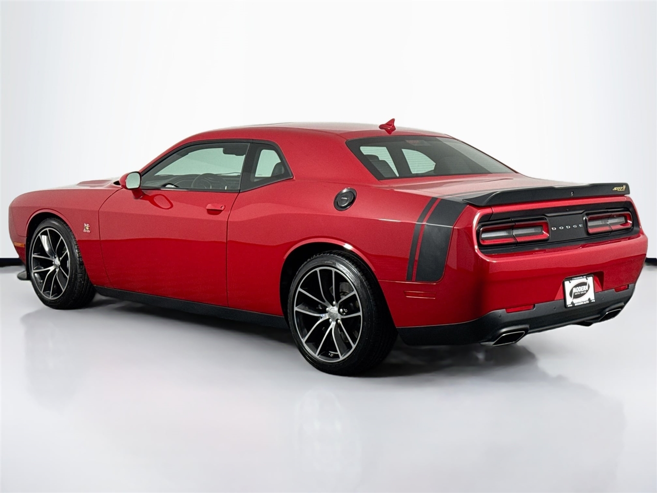 Dodge Challenger 2dr Cpe R/T Scat Pack 2016