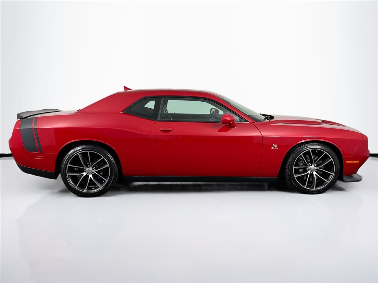 Dodge Challenger 2dr Cpe R/T Scat Pack 2016