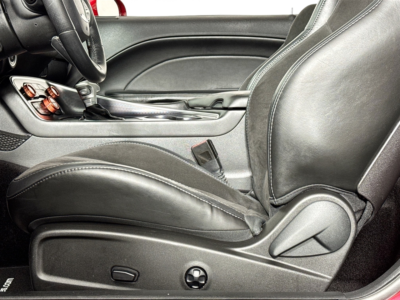 Dodge Challenger 2dr Cpe R/T Scat Pack 2016