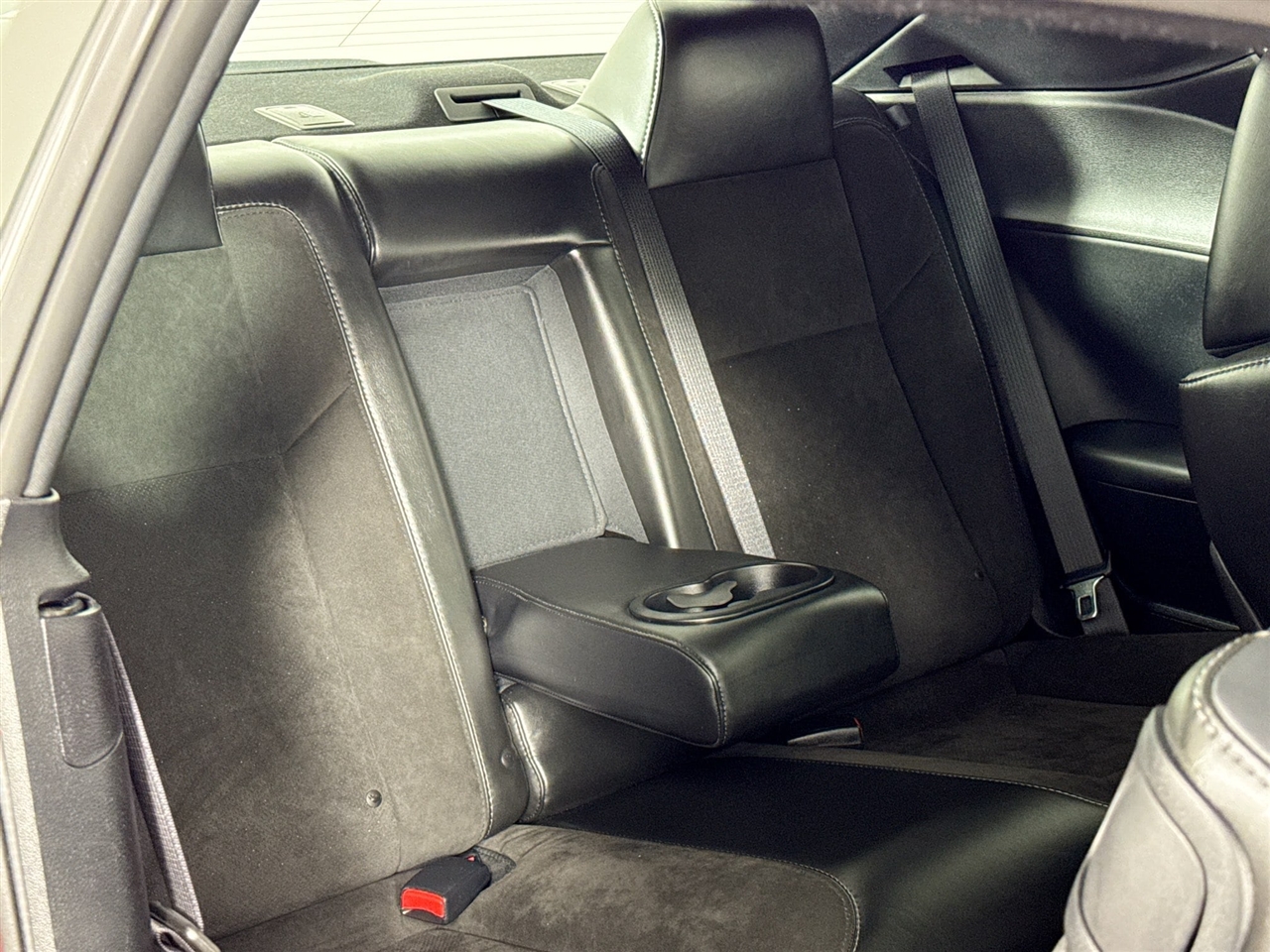 Dodge Challenger 2dr Cpe R/T Scat Pack 2016