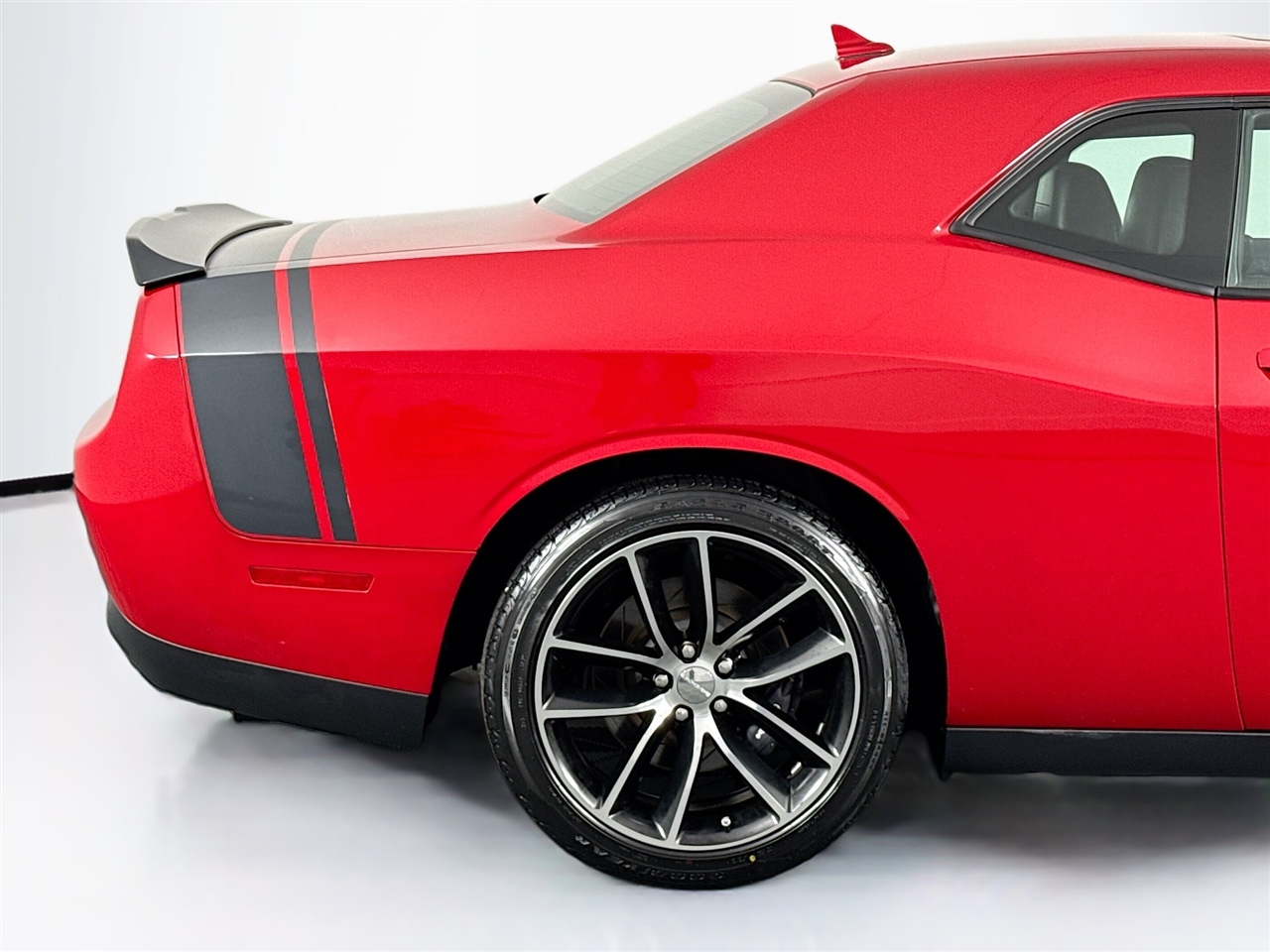 Dodge Challenger 2dr Cpe R/T Scat Pack 2016