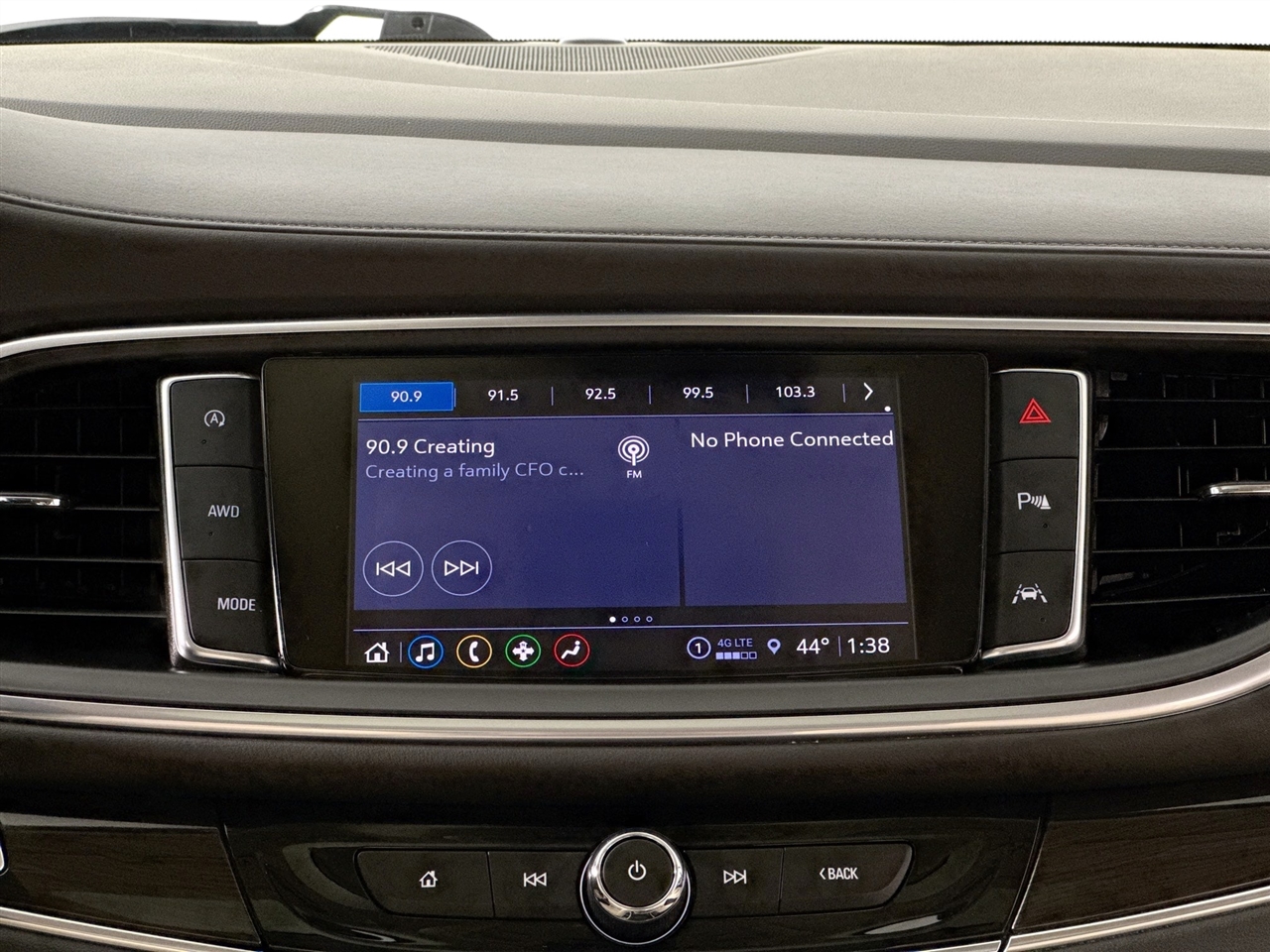 Buick Enclave AWD 4dr Essence 2023