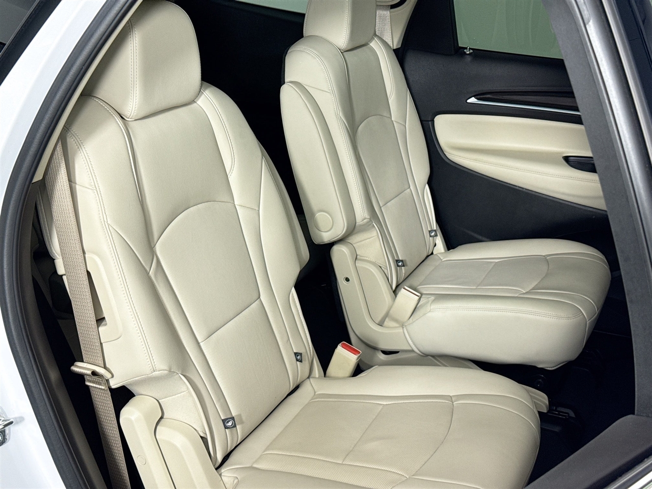 Buick Enclave AWD 4dr Essence 2023