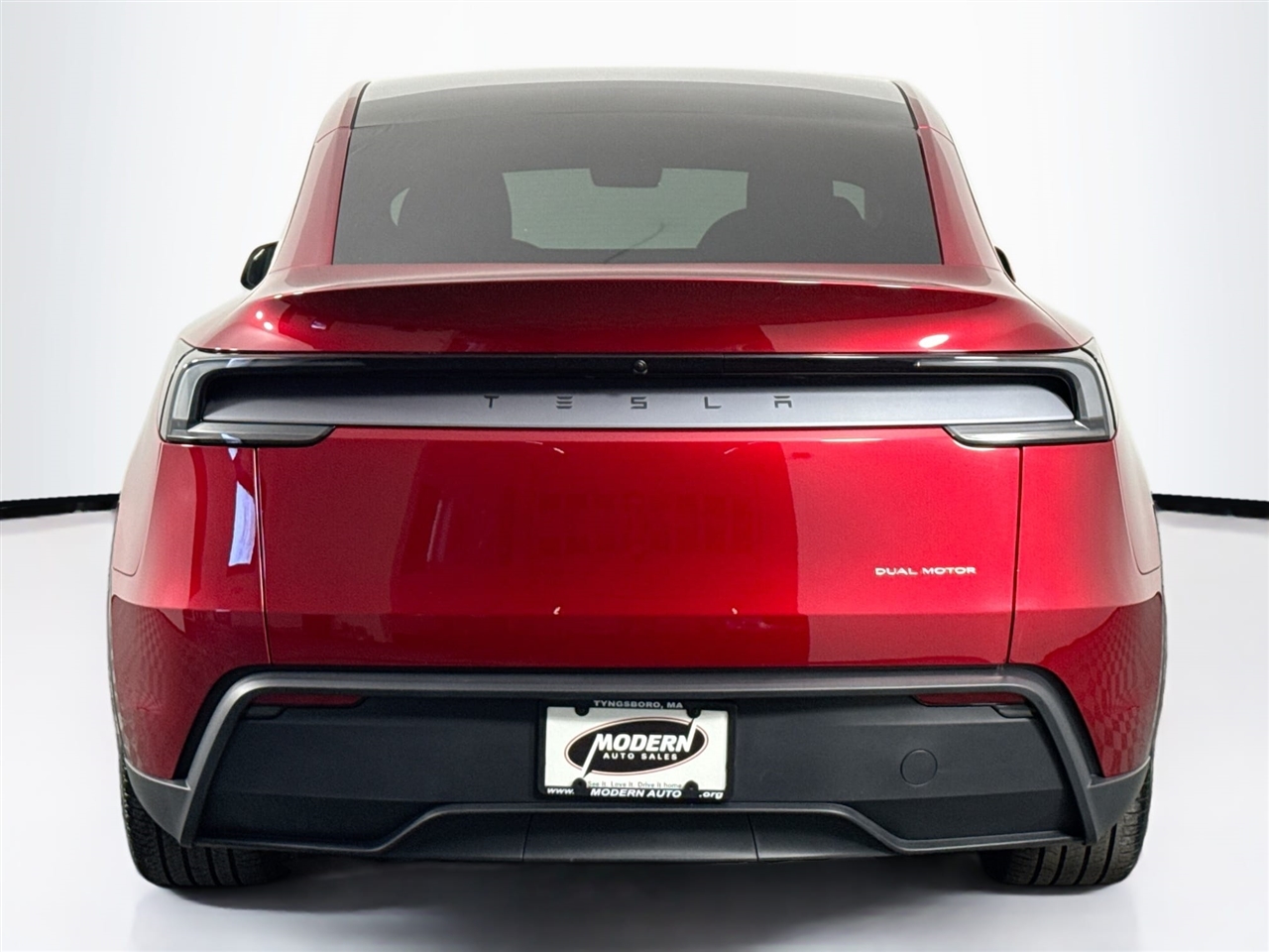 Tesla Model Y Long Range Launch Series AWD *Ltd Avail* 2026