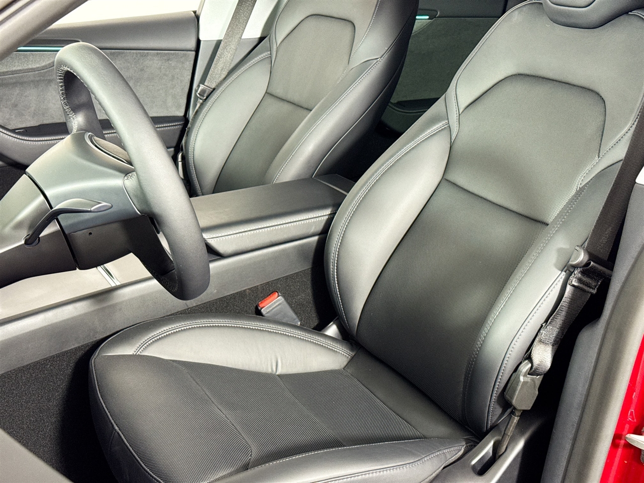 Tesla Model Y Long Range Launch Series AWD *Ltd Avail* 2026