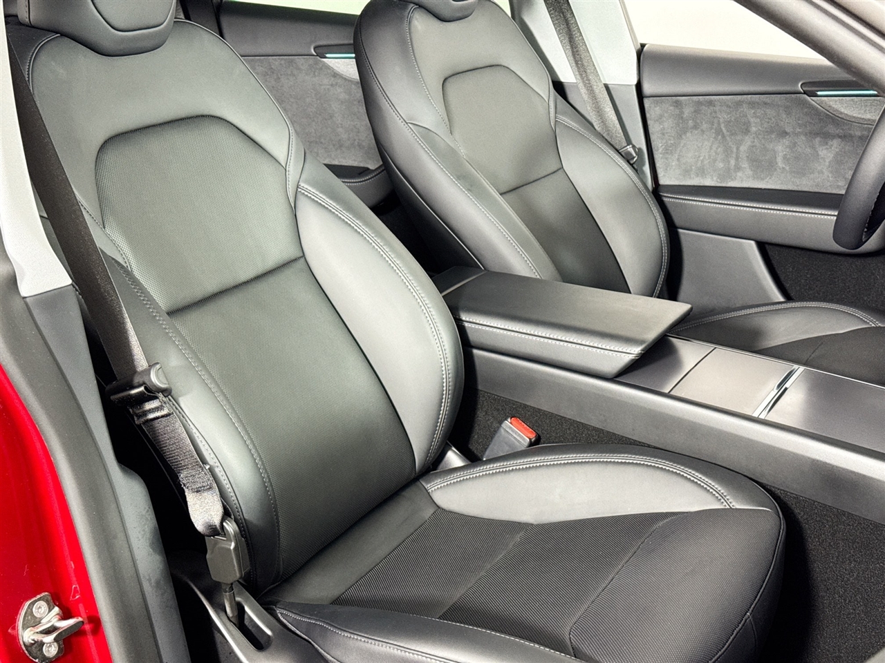 Tesla Model Y Long Range Launch Series AWD *Ltd Avail* 2026