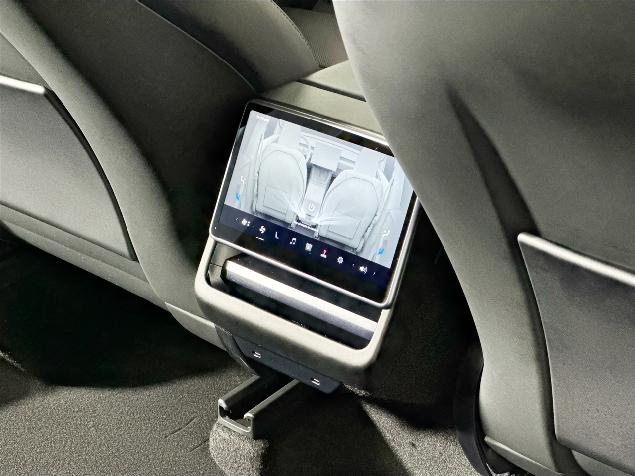 Tesla Model Y Long Range Launch Series AWD *Ltd Avail* 2026