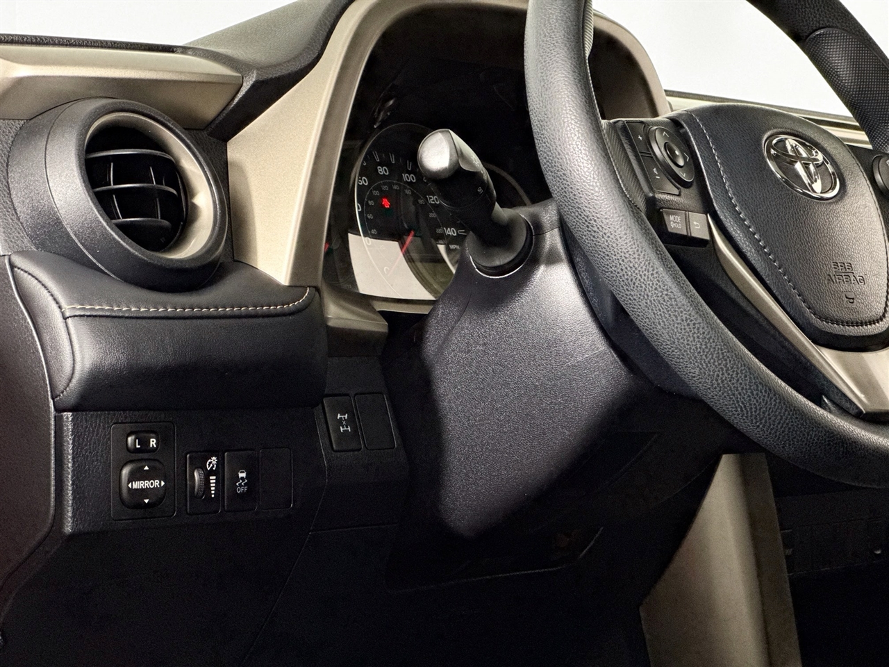 Toyota RAV4 AWD 4dr XLE (Natl) 2014