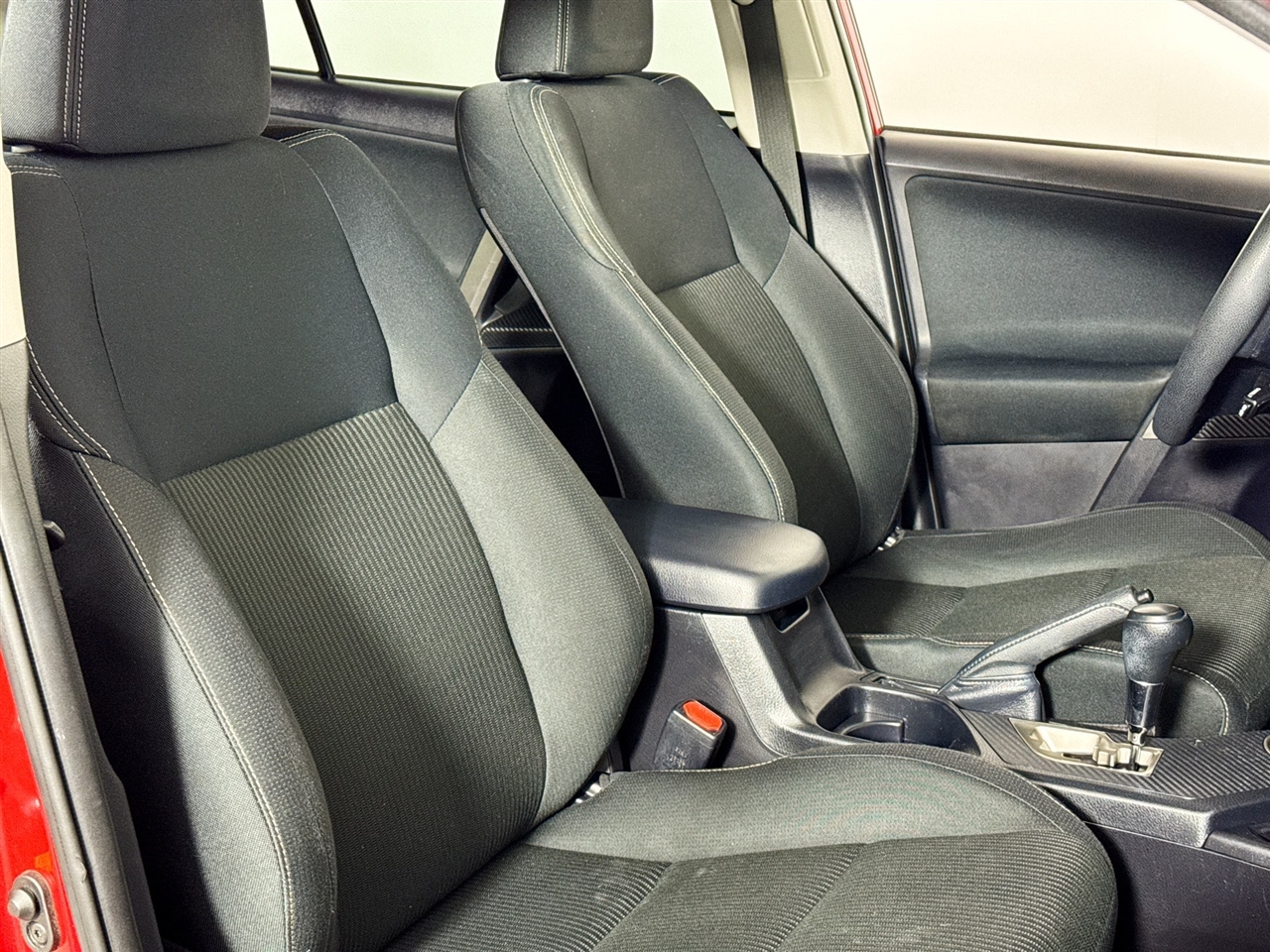 Toyota RAV4 AWD 4dr XLE (Natl) 2014