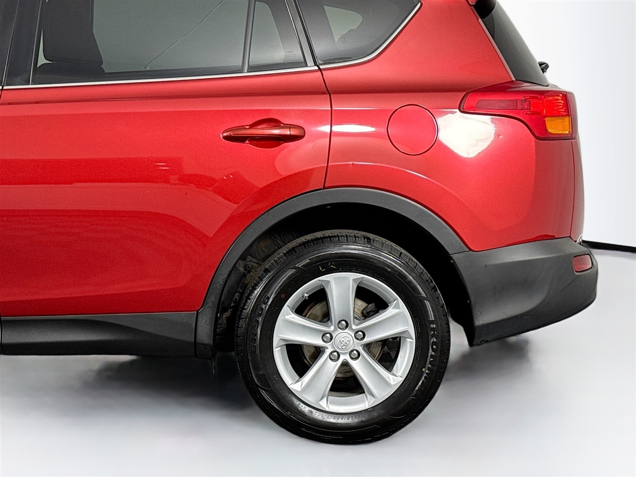 Toyota RAV4 AWD 4dr XLE (Natl) 2014