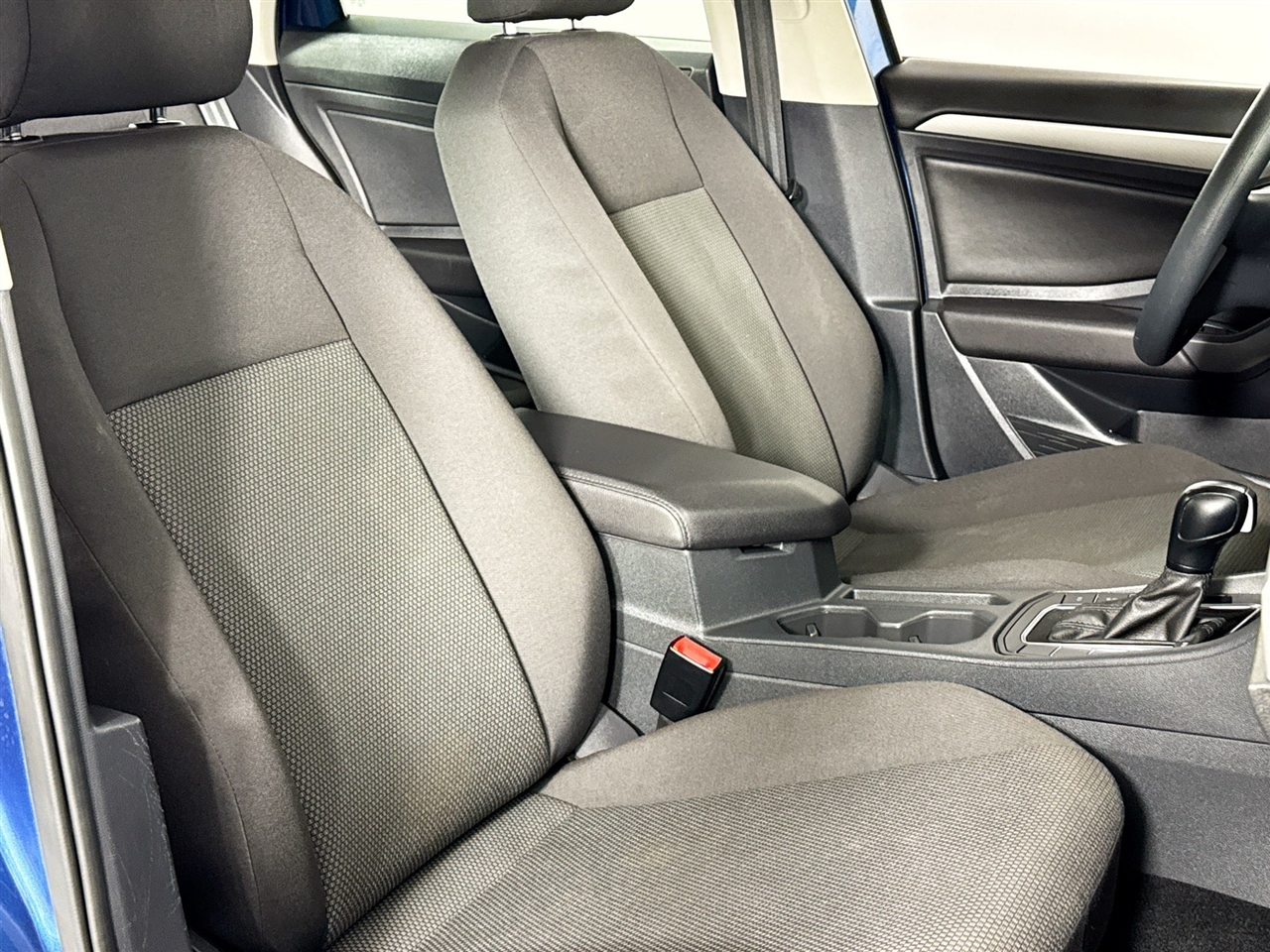 Volkswagen Jetta R-Line Auto w/SULEV 2019