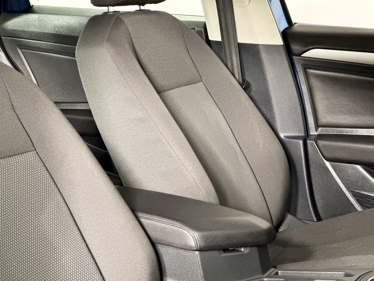 Volkswagen Jetta R-Line Auto w/SULEV 2019