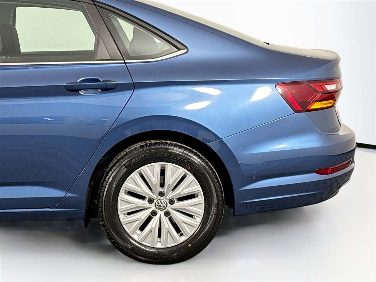 Volkswagen Jetta R-Line Auto w/SULEV 2019