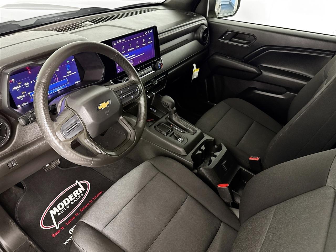 Chevrolet Colorado 2WD Crew Cab WT 2024