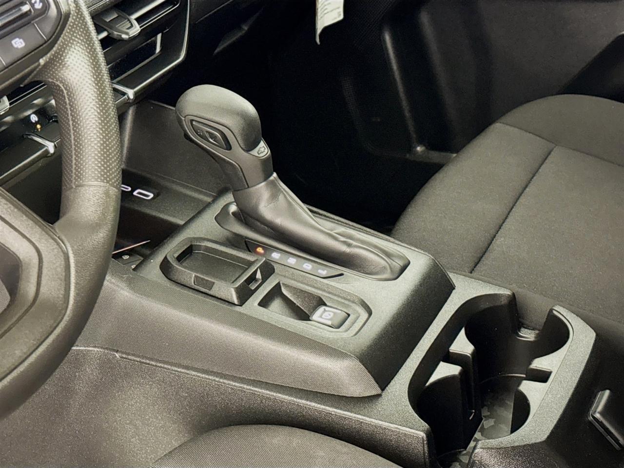 Chevrolet Colorado 2WD Crew Cab WT 2024