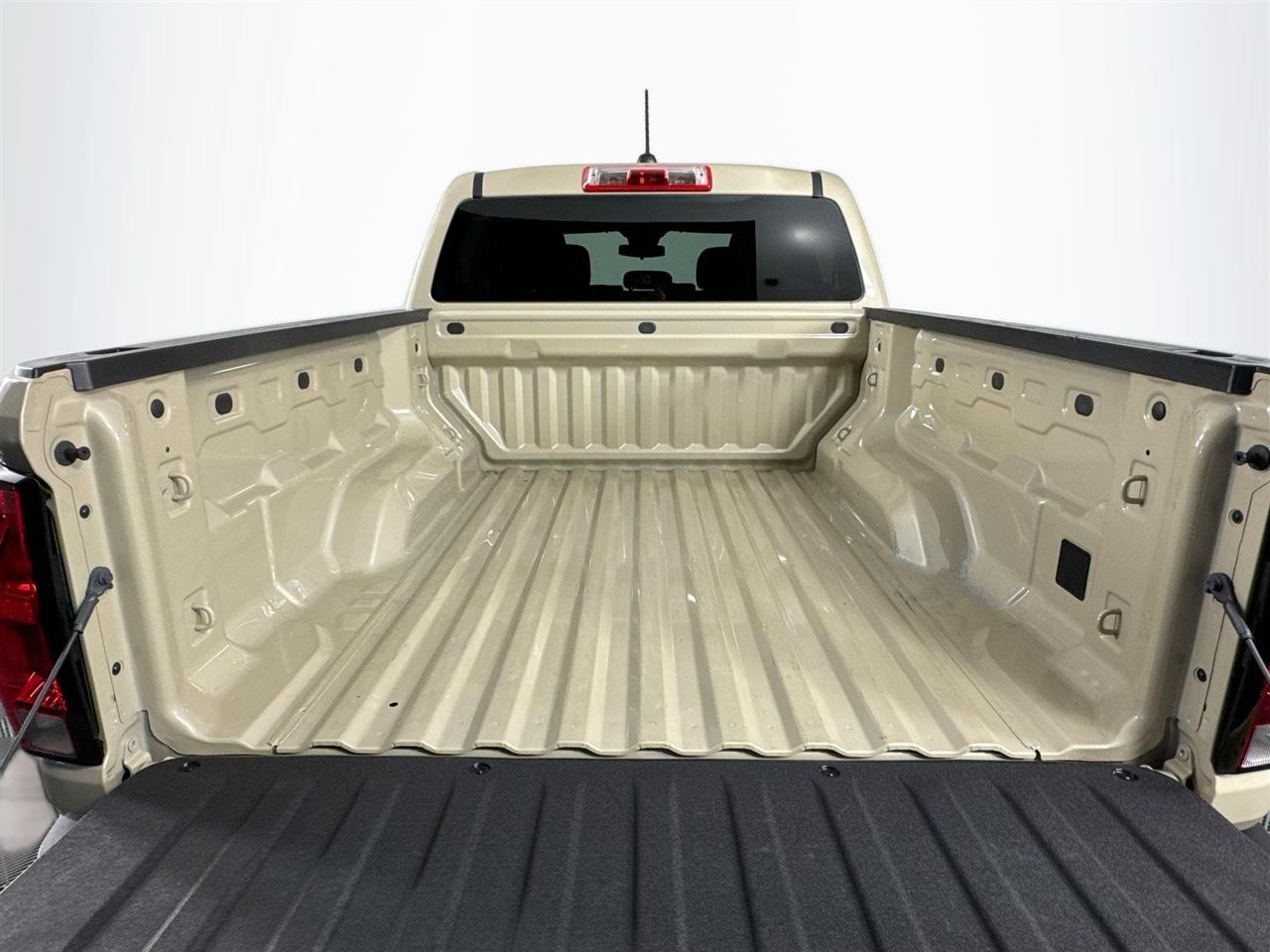 Chevrolet Colorado 2WD Crew Cab WT 2024